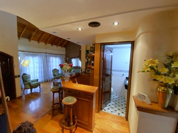 Chalet en venta en Castelar Norte de 5 ambientes!