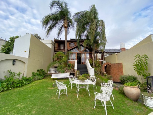 Chalet en venta en Castelar Norte de 5 ambientes!