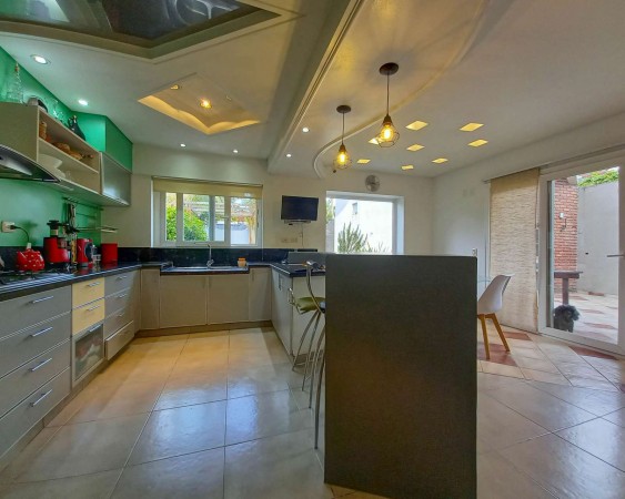 Casa en Venta en excelente zona de Castelar Norte - 6 ambientes