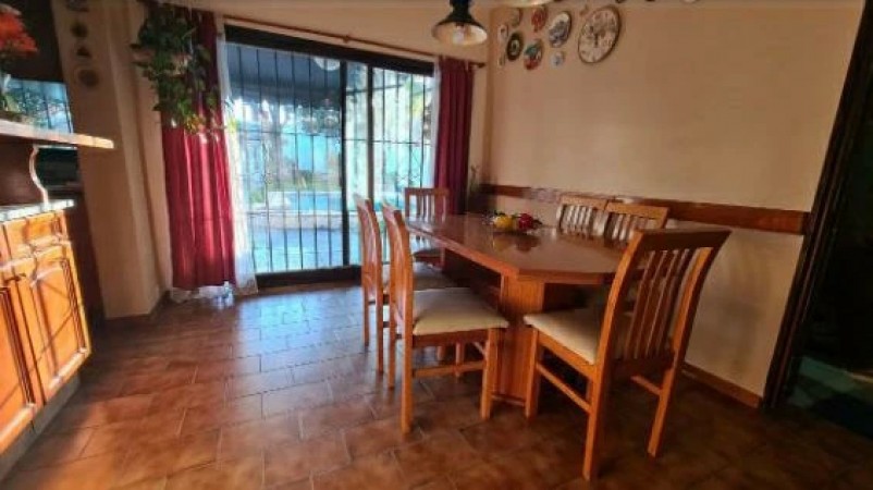 Besares 584 ‼ Chalet 5 ambientes... acepta Permutas
