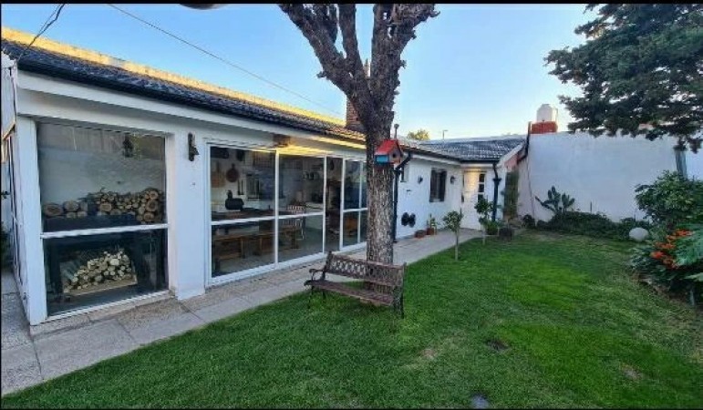 Besares 584 ‼ Chalet 5 ambientes... acepta Permutas