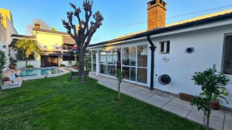 Besares 584 ‼ Chalet 5 ambientes... acepta Permutas