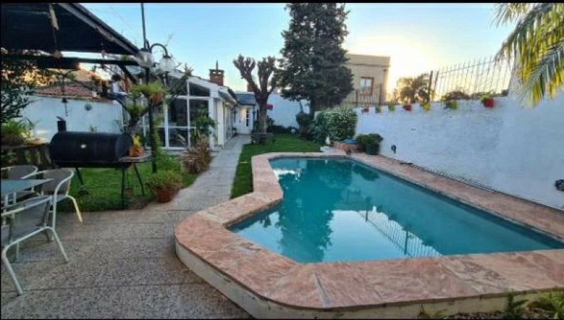 Besares 584 ‼ Chalet 5 ambientes... acepta Permutas