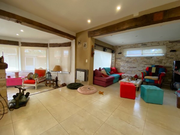 Casa Quinta en Venta en Parque Leloir - 5 ambientes