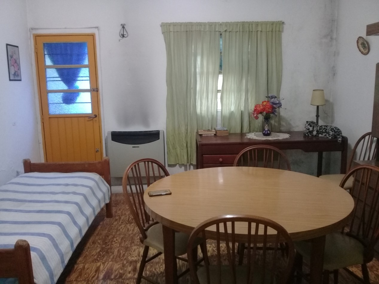 Chivilcoy 2608 - Casa 3 ambientes mas Local !!!