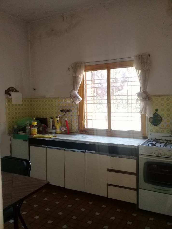 Chivilcoy 2608 - Casa 3 ambientes mas Local !!!
