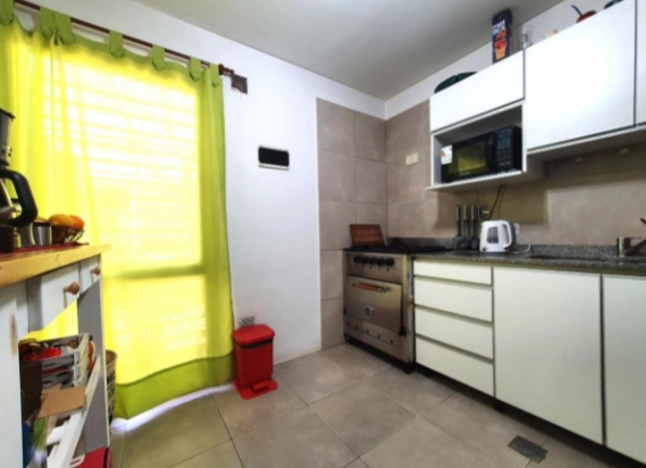 Pringles 1.600 - Duplex 4 ambientes ! Acepta Permutas