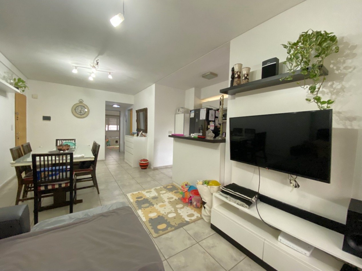Dpto en Venta en el Centro de Castelar Norte! - 3 ambientes con cochera!