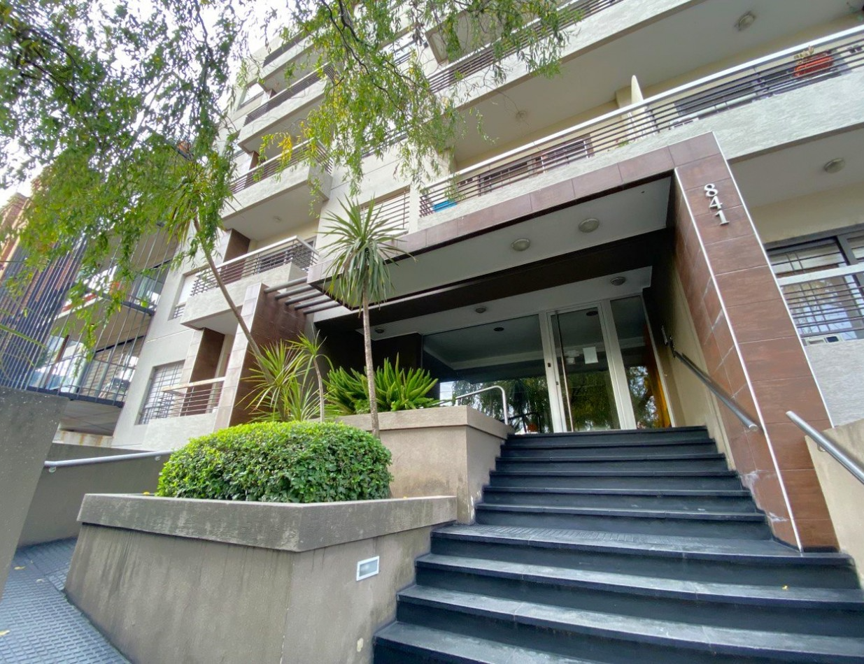 Dpto en Venta en el Centro de Castelar Norte! - 3 ambientes con cochera!