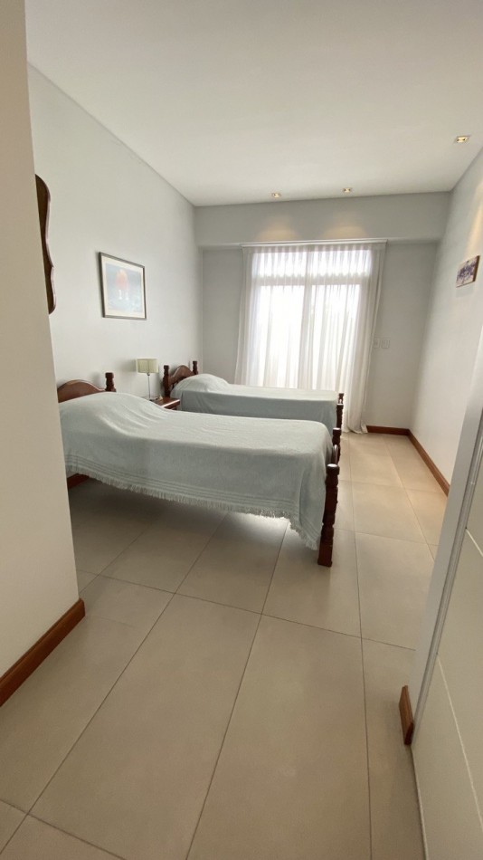 Casa en Venta en Excelente Zona de Ituzaingo - 5 ambientes