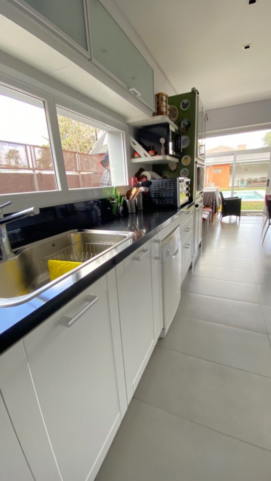 Casa en Venta en Excelente Zona de Ituzaingo - 5 ambientes