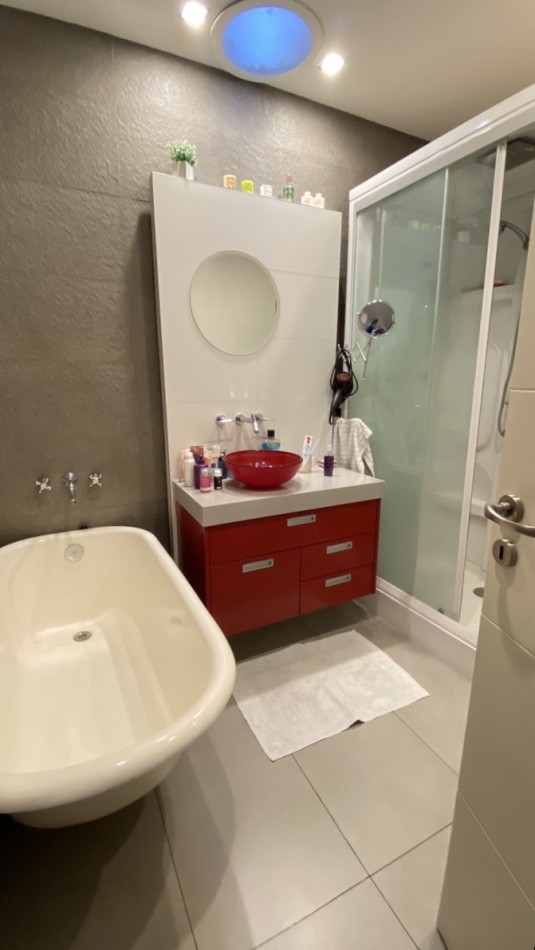 Casa en Venta en Excelente Zona de Ituzaingo - 5 ambientes
