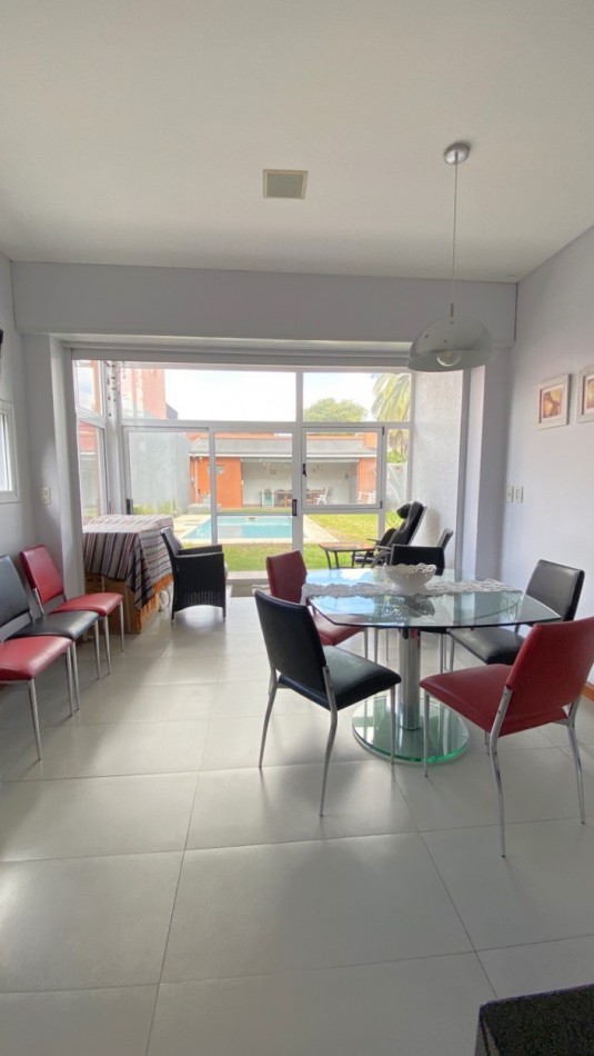 Casa en Venta en Excelente Zona de Ituzaingo - 5 ambientes