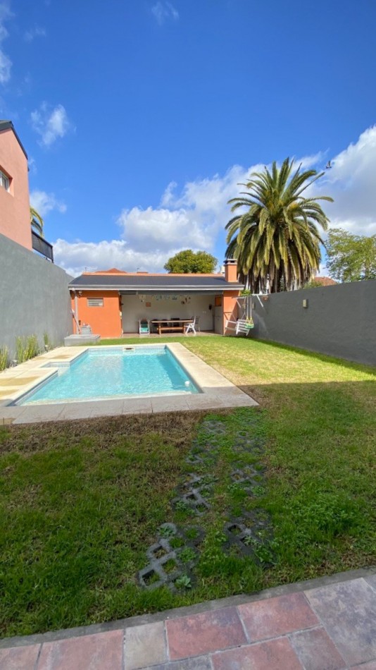 Casa en Venta en Excelente Zona de Ituzaingo - 5 ambientes