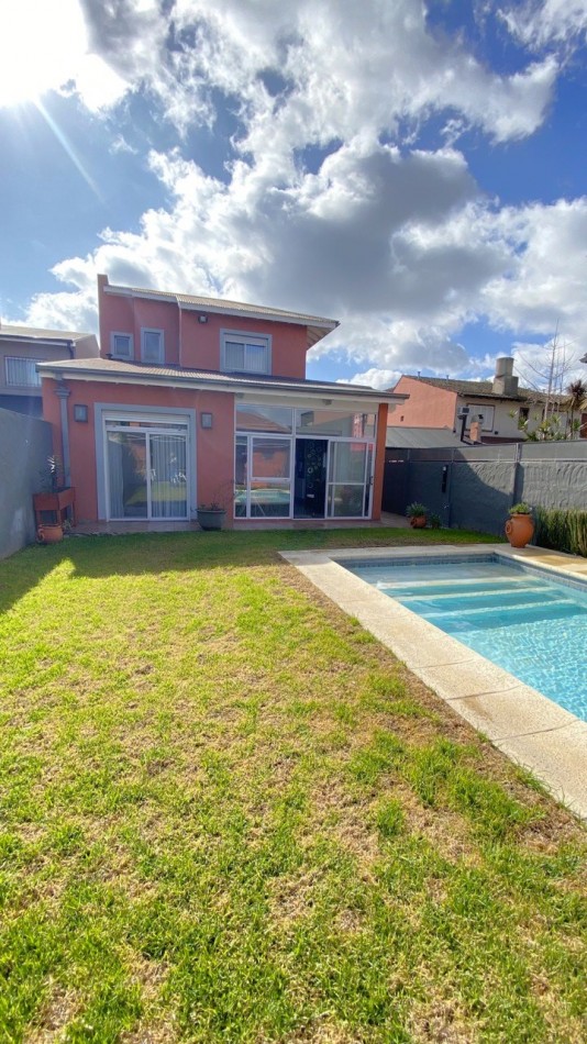 Casa en Venta en Excelente Zona de Ituzaingo - 5 ambientes
