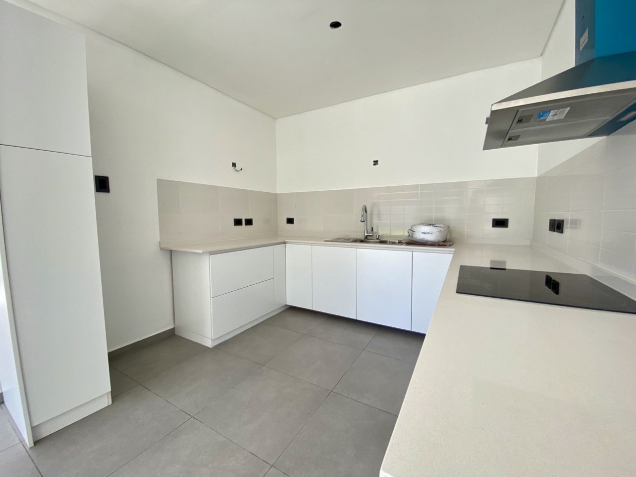 Casa en venta a estrenar - 4 ambientes!