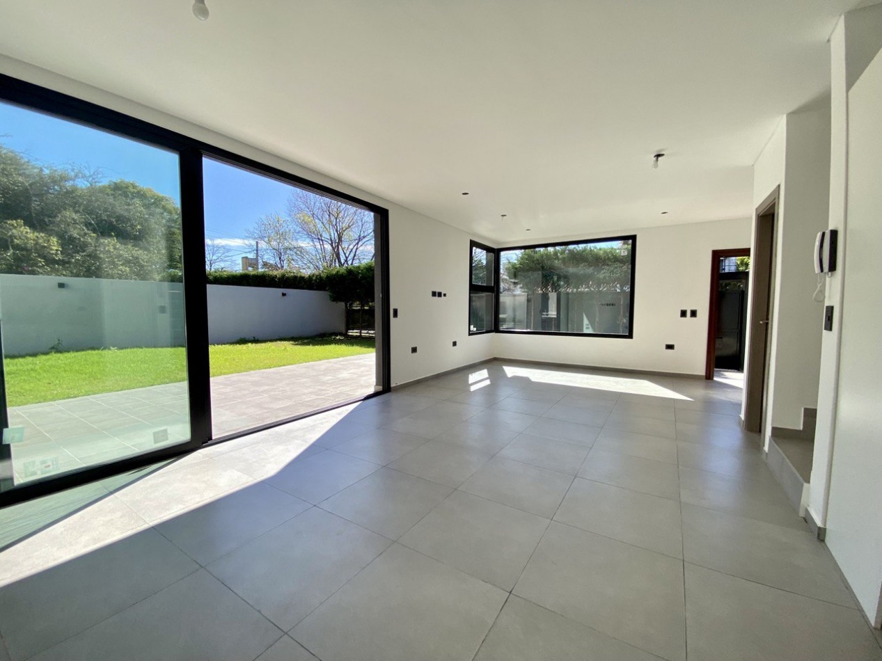 Casa en venta a estrenar - 4 ambientes!