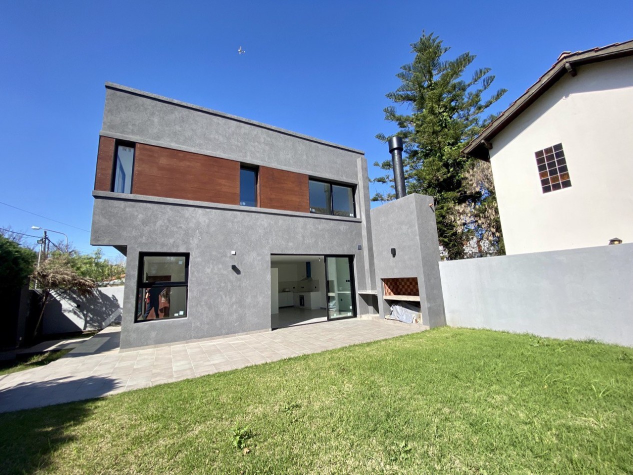 Casa en venta a estrenar - 4 ambientes!