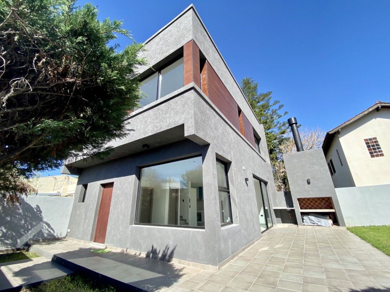 Casa en venta a estrenar - 4 ambientes!