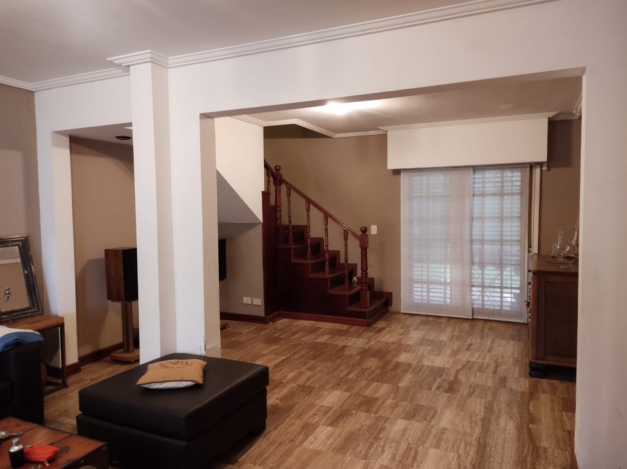 Rivadavia 19.291 - Chalet 6 ambientes