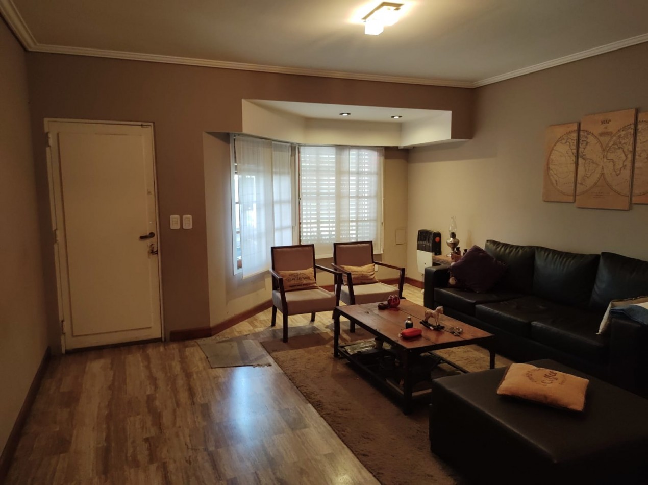 Rivadavia 19.291 - Chalet 6 ambientes