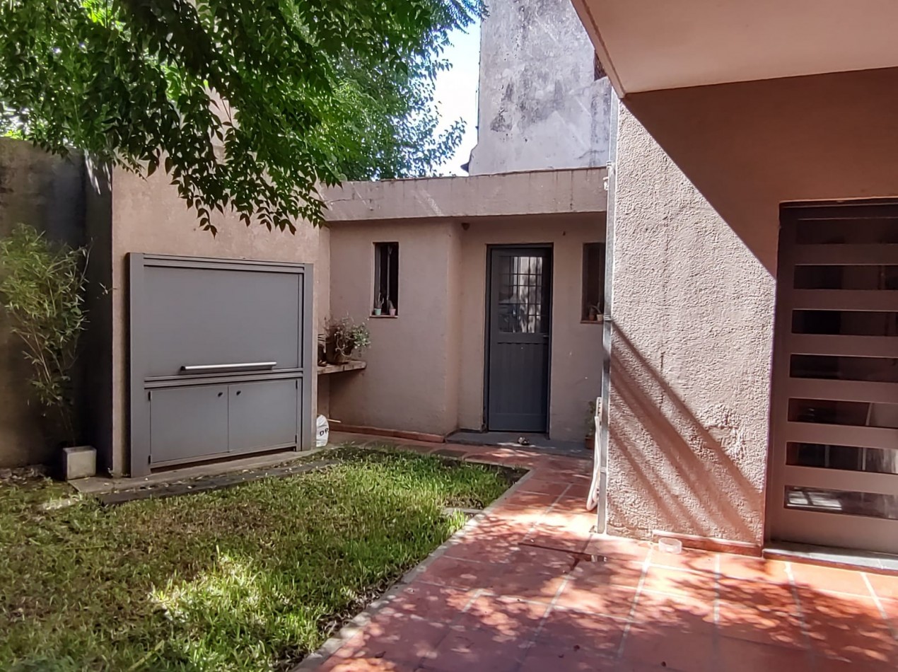 Rivadavia 19.291 - Chalet 6 ambientes