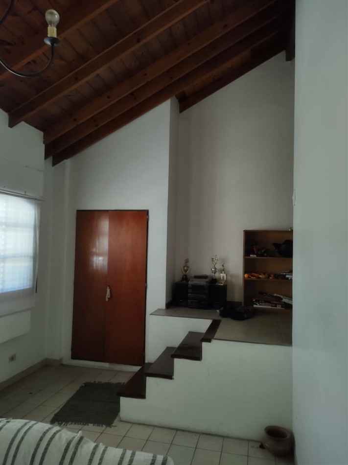 Rivadavia 19.291 - Chalet 6 ambientes