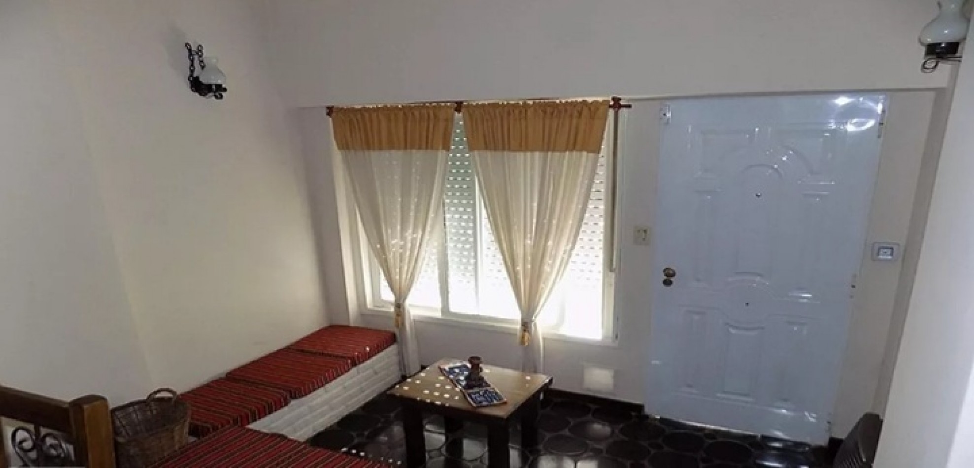 Chalet 3 ambientes! Impecable ... Permuta