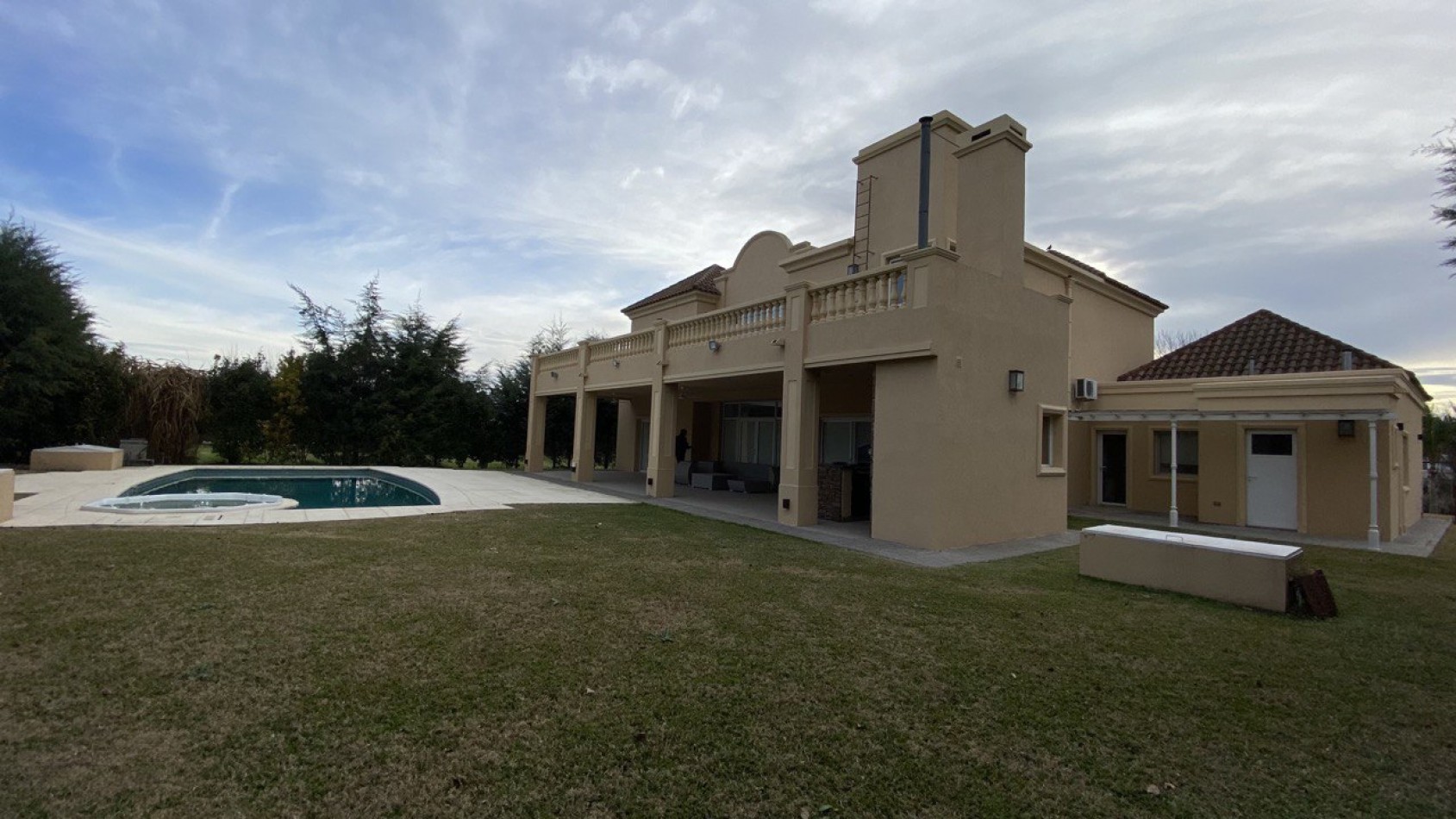 Casa en venta en Country La Concepcion - Lujan - 5 ambientes!