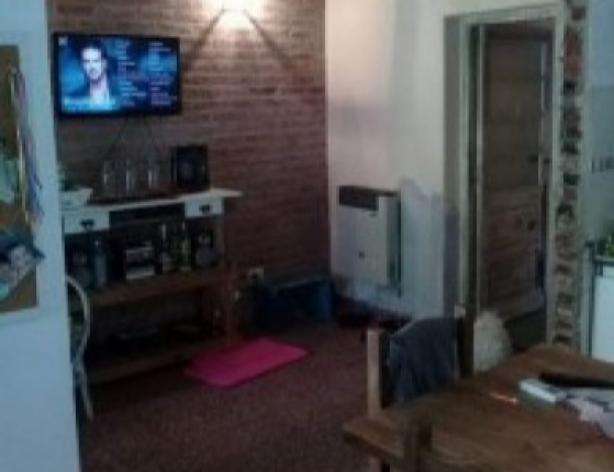 Gelpi 626 ! Casa 3 ambientes ... lote de 8.66 x 48