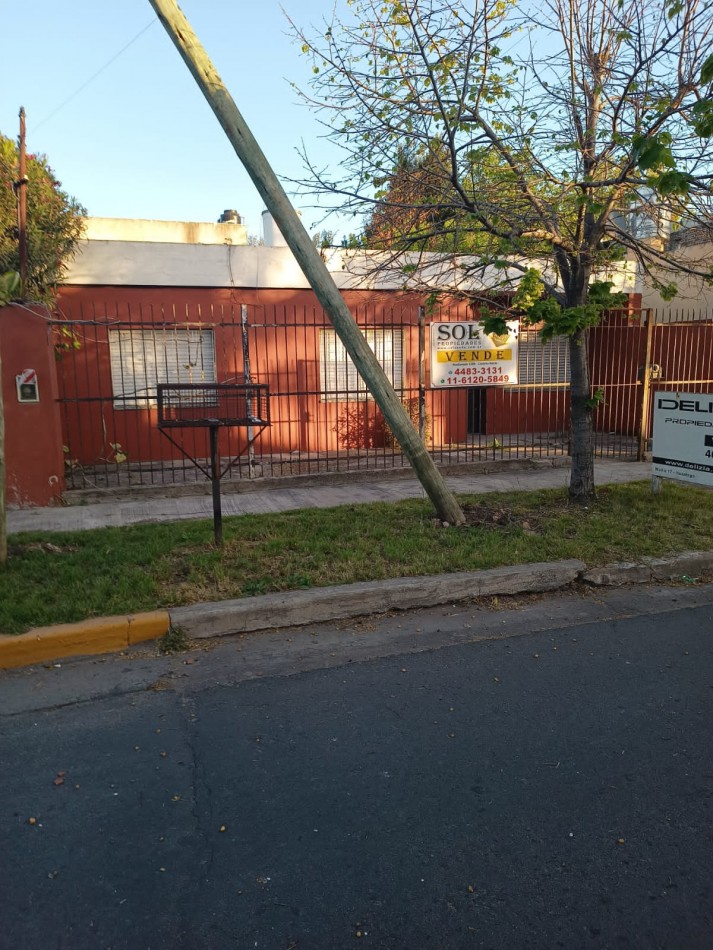 Pio Colivadino 2195 - Casa americana 4 ambientes !