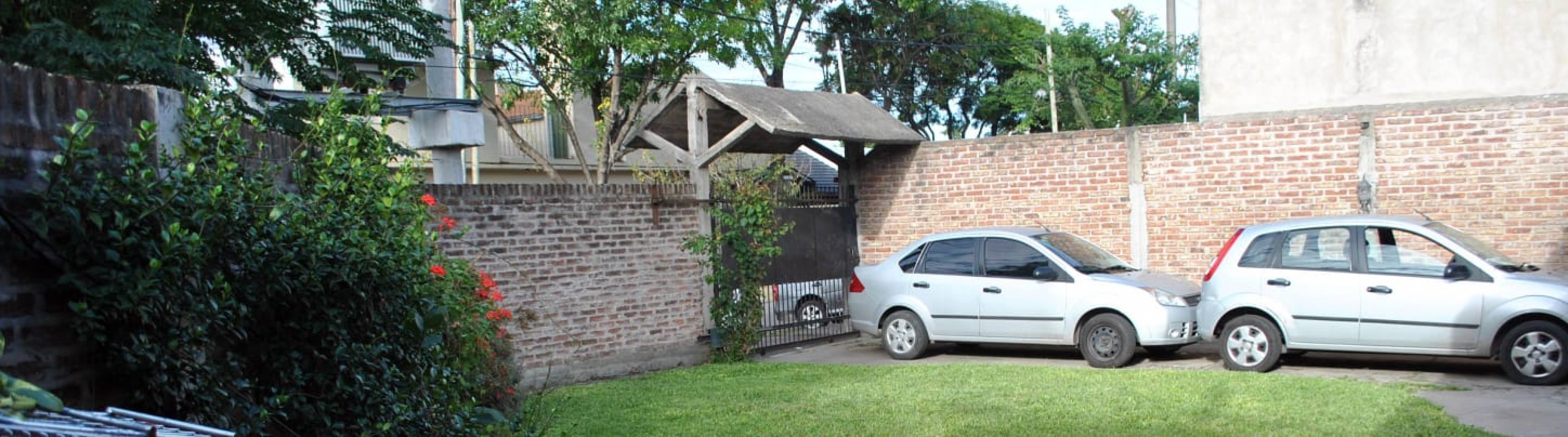 Pio Colivadino 2195 - Casa americana 4 ambientes !