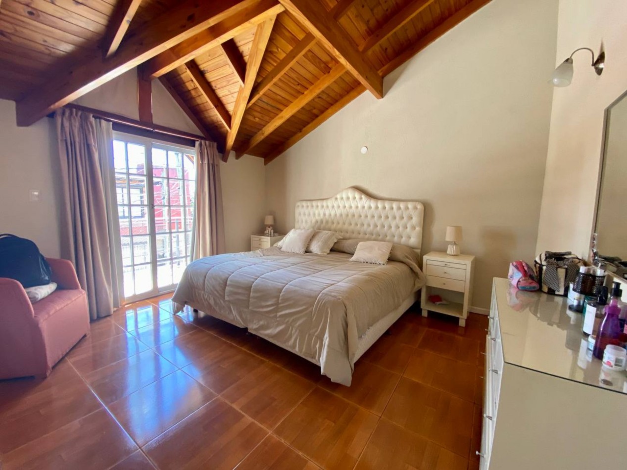 Casa en Venta en Castelar Sur - 5 ambientes!