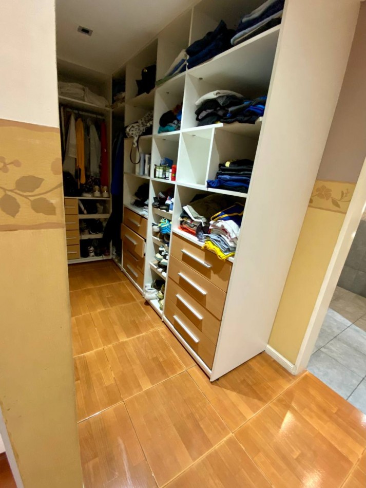 Casa en Venta en Castelar Sur - 5 ambientes!