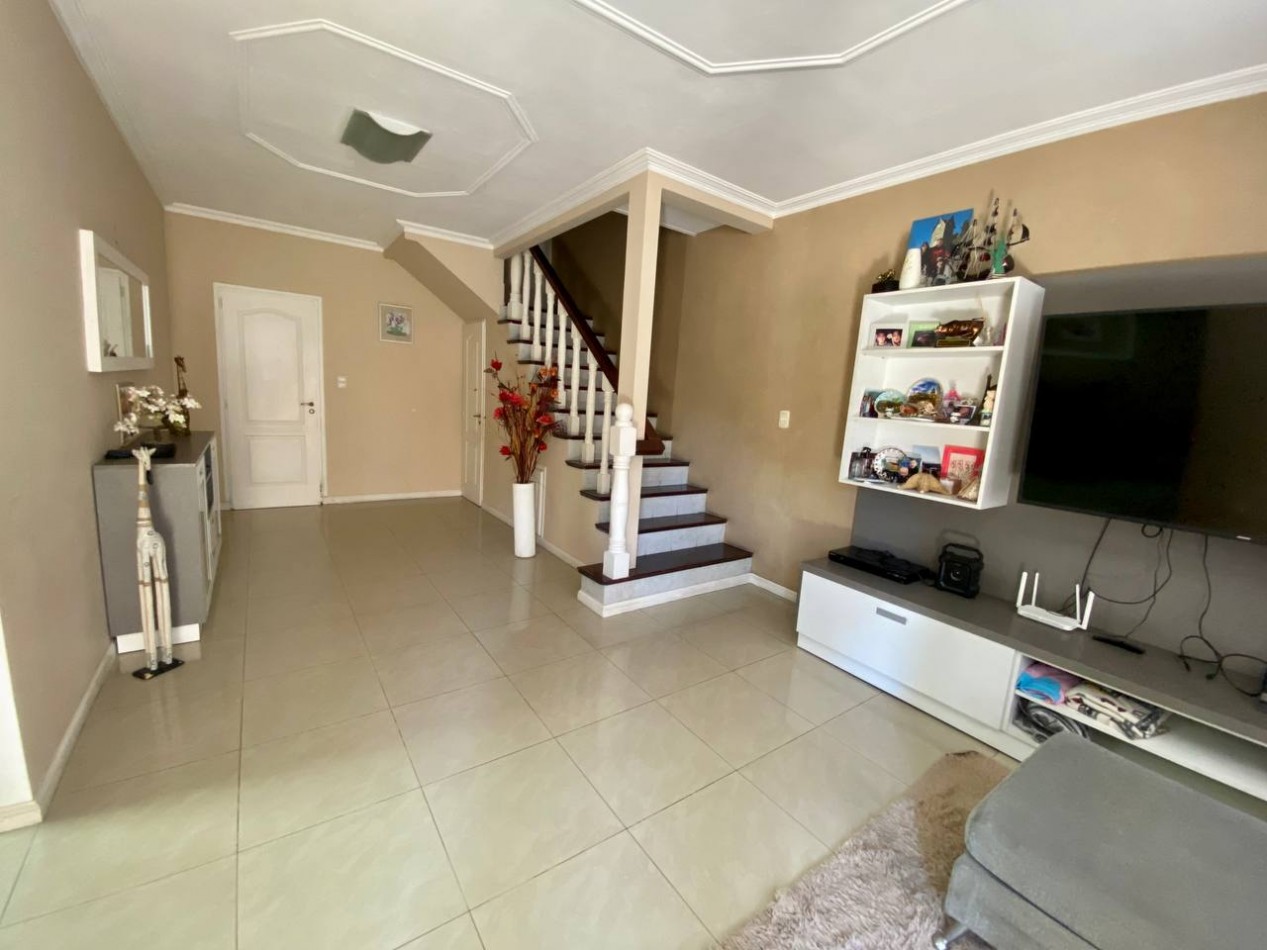 Casa en Venta en Castelar Sur - 5 ambientes!