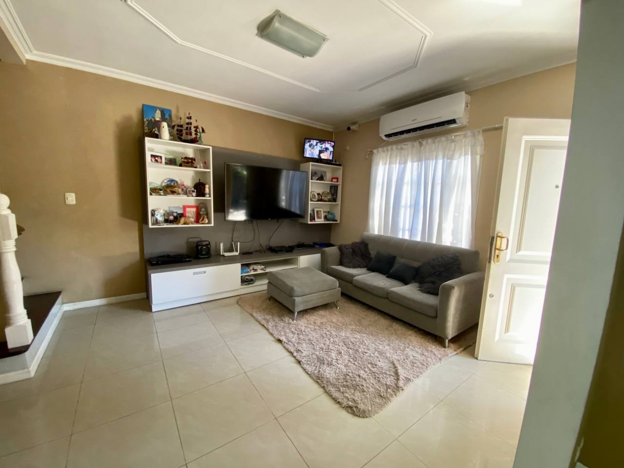 Casa en Venta en Castelar Sur - 5 ambientes!