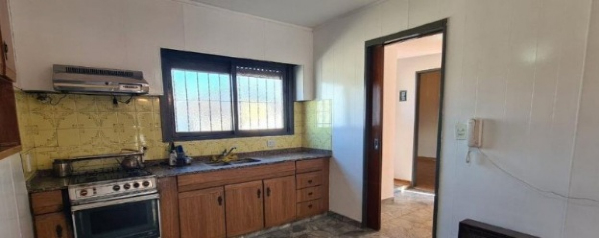Casa 4 ambientes + 2 locales ! Financia Dueño