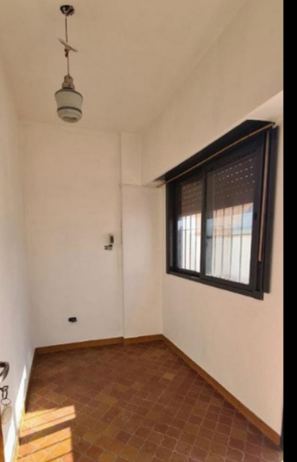 Casa 4 ambientes + 2 locales ! Financia Dueño