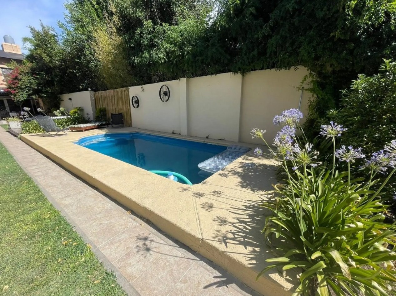Casa en venta en Castelar - 4 ambientes