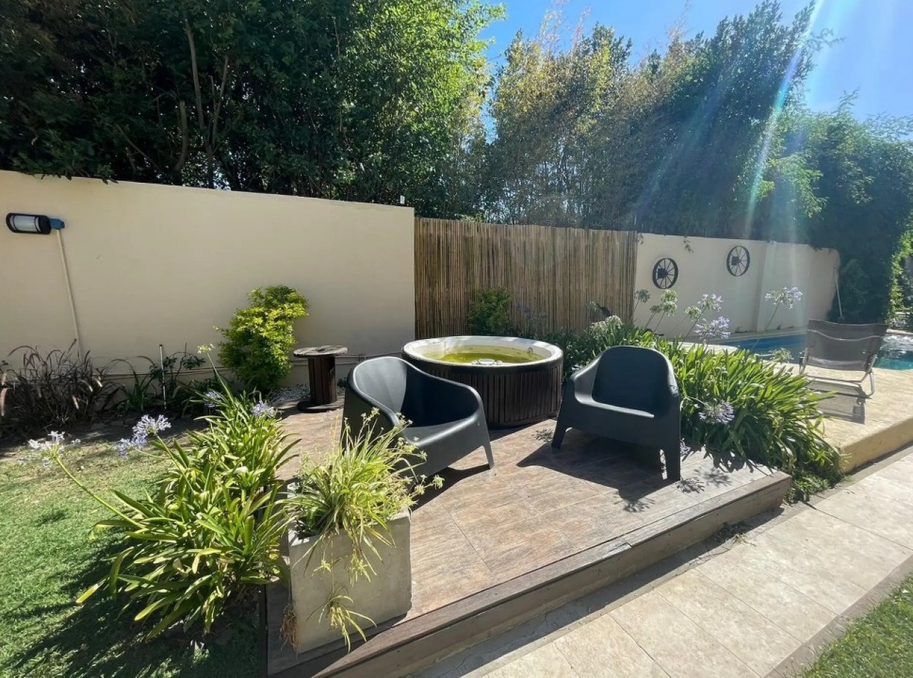 Casa en venta en Castelar - 4 ambientes