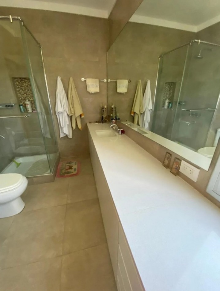 Casa en venta en Country Banco Provincia - 4 ambientes!