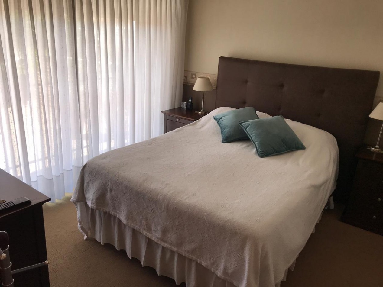 Casa en venta en Castelar Norte - 5 ambientes!