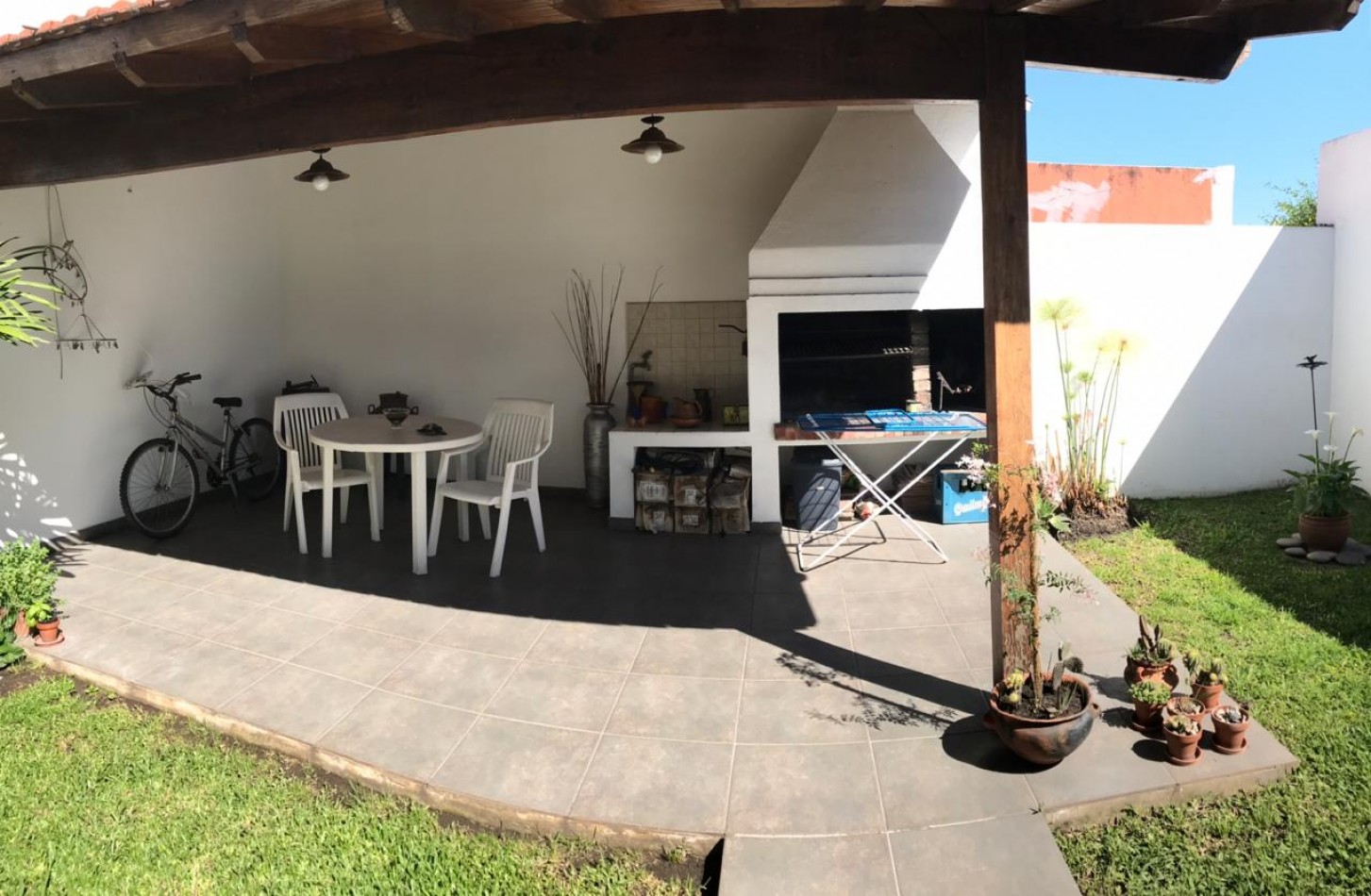 Casa en venta en Castelar Norte - 5 ambientes!