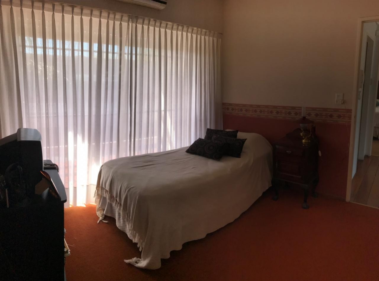 Casa en venta en Castelar Norte - 5 ambientes!