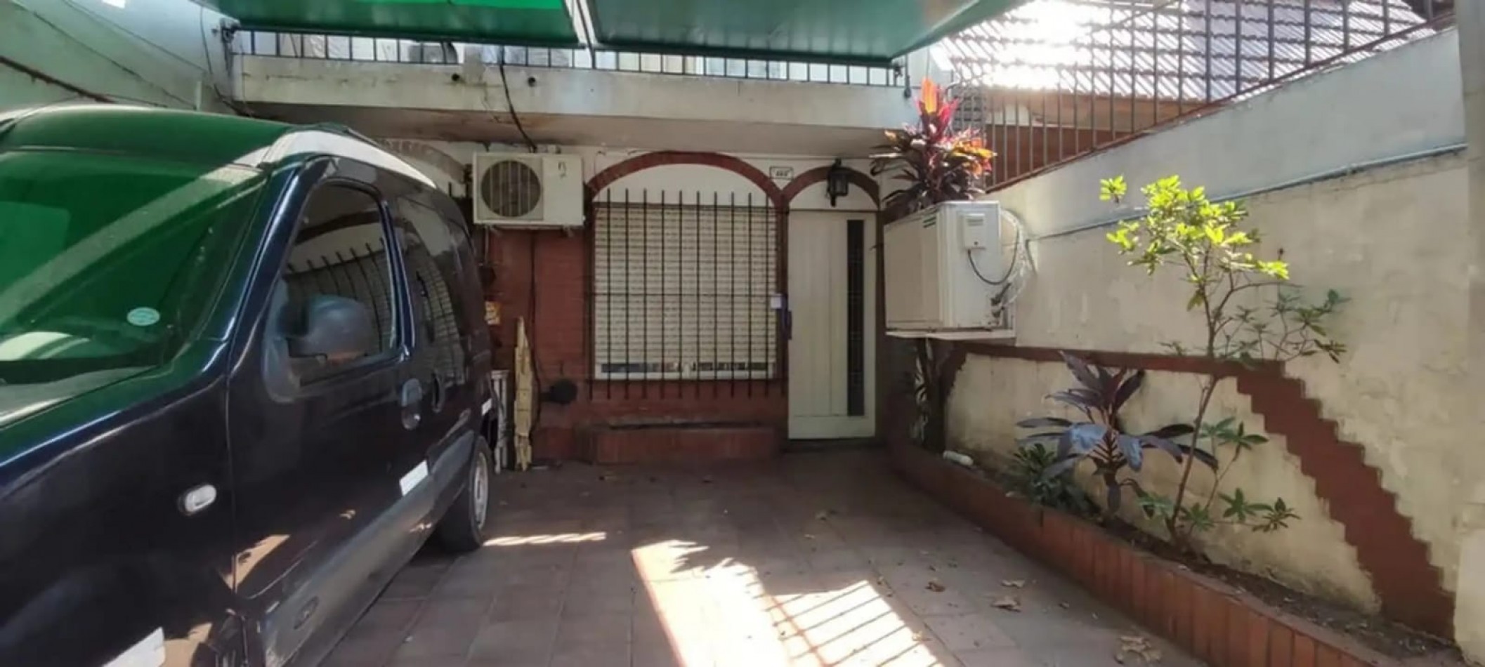 Duplex 3 ambientes con cochera ! Acepta Permutas