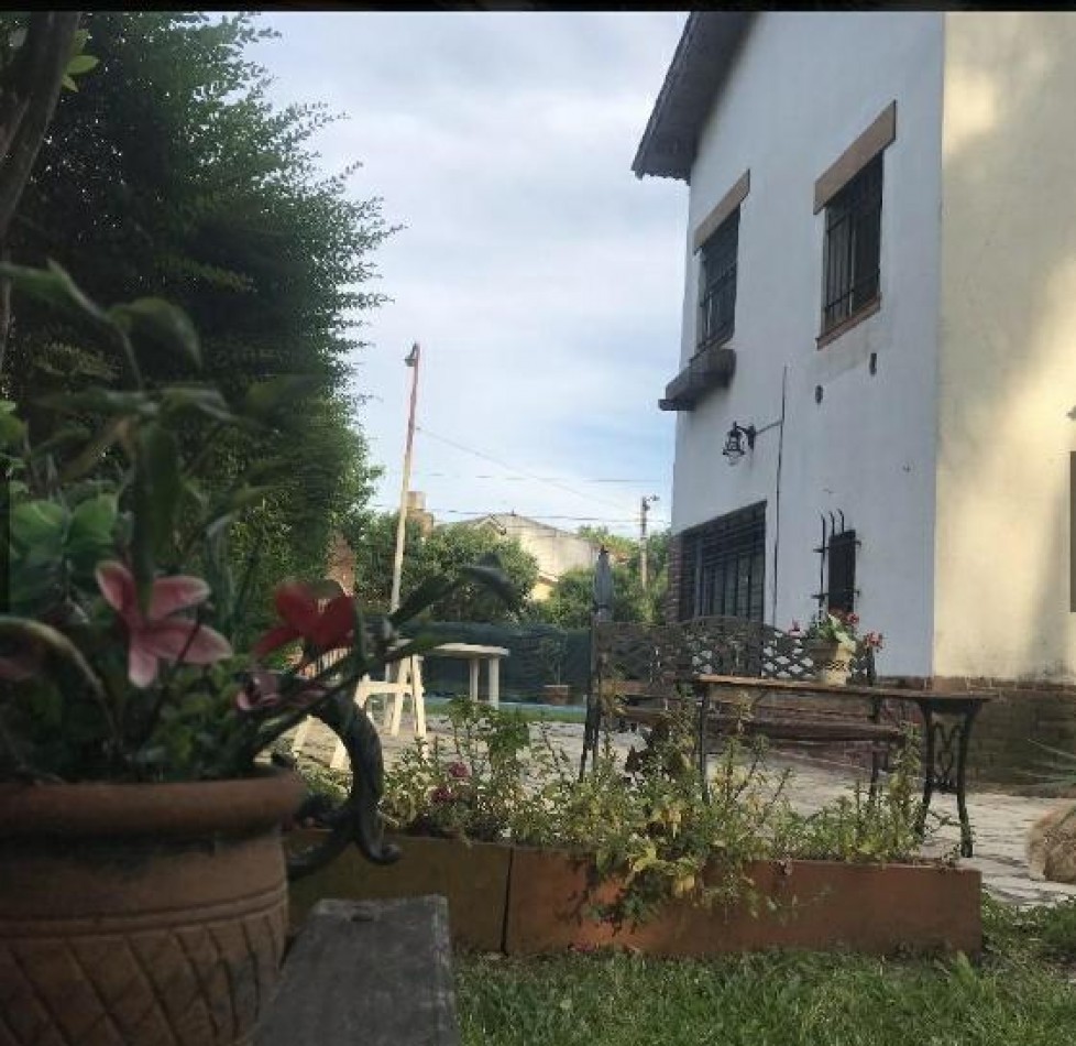 Chalet con salida a 2 calles