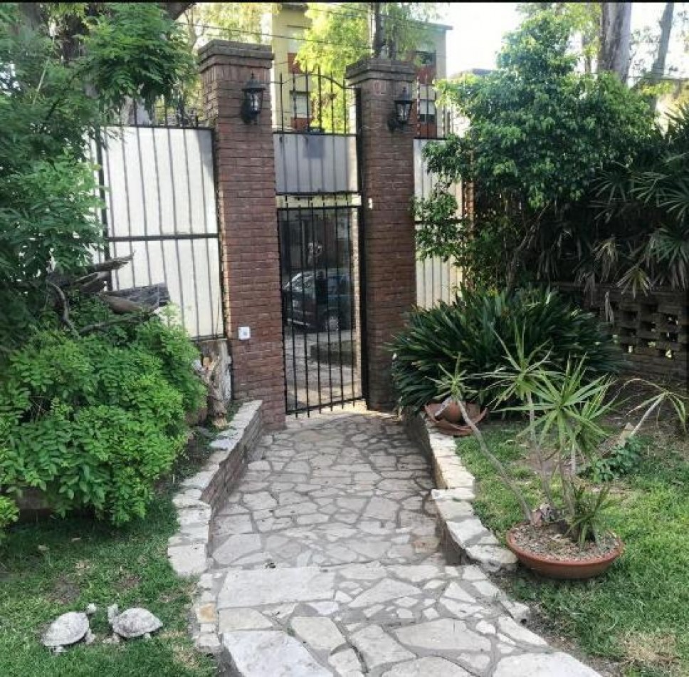 Chalet con salida a 2 calles