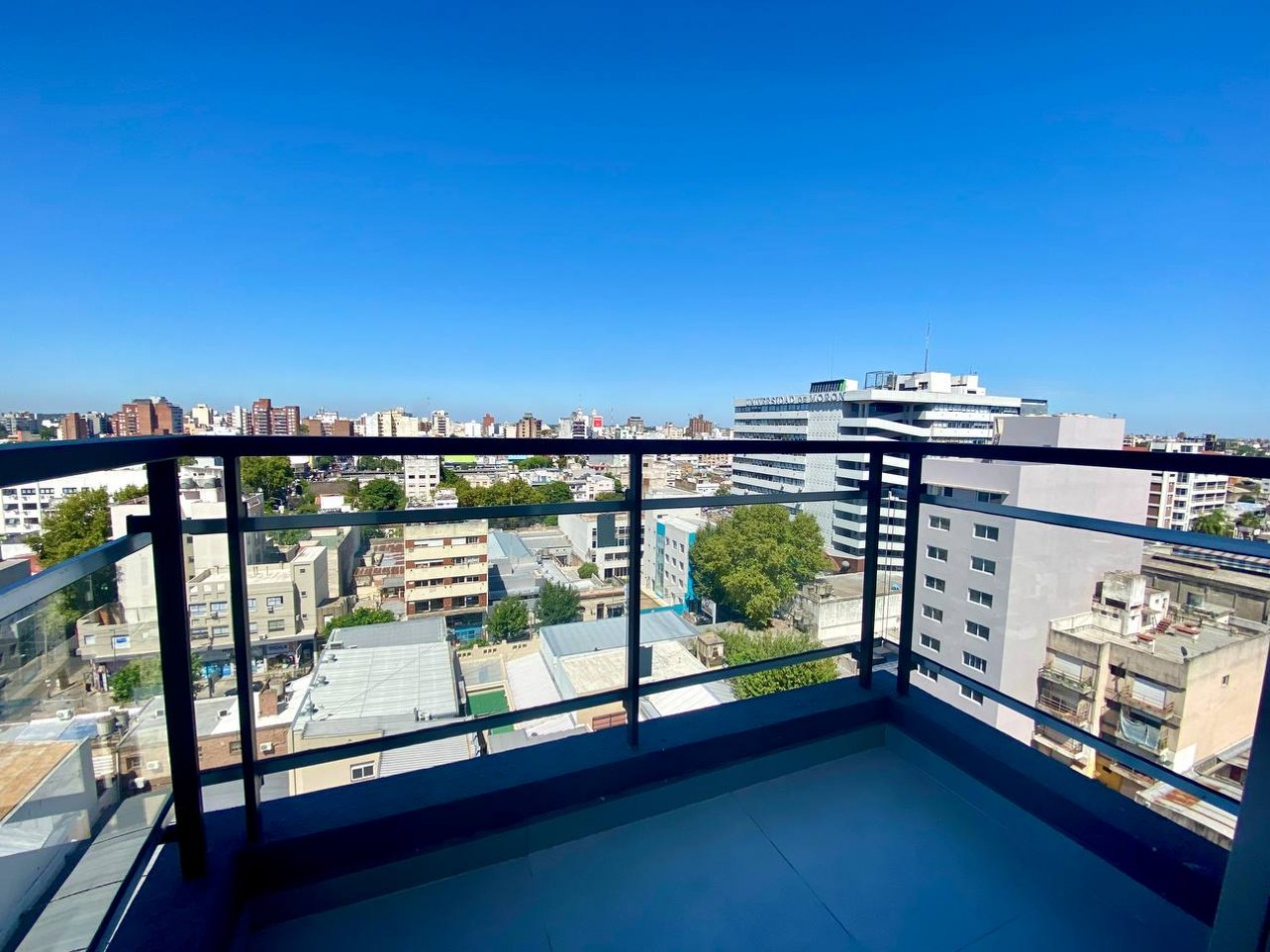 Departamento a ESTRENAR en Centro de Moron - 3 ambientes con terraza privada - parrilla