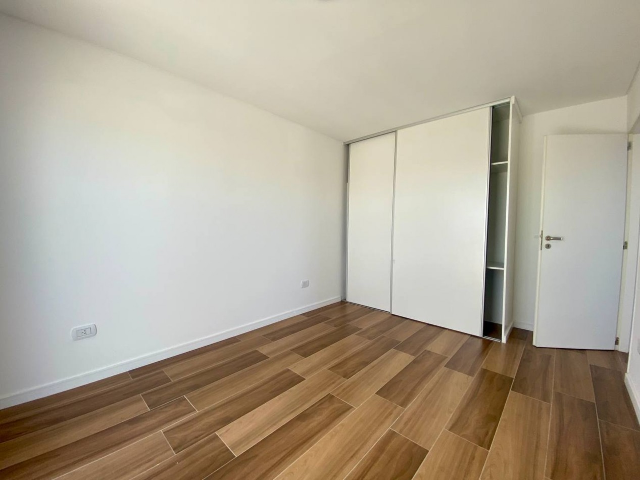 Departamento a ESTRENAR en Centro de Moron - 3 ambientes con terraza privada - parrilla