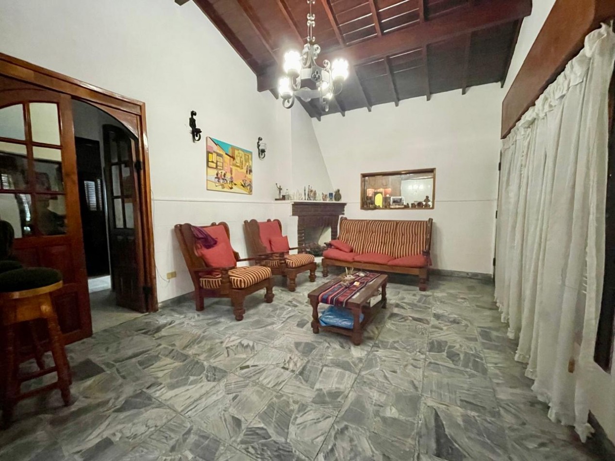 Chalet 4 ambientes ! Impecable